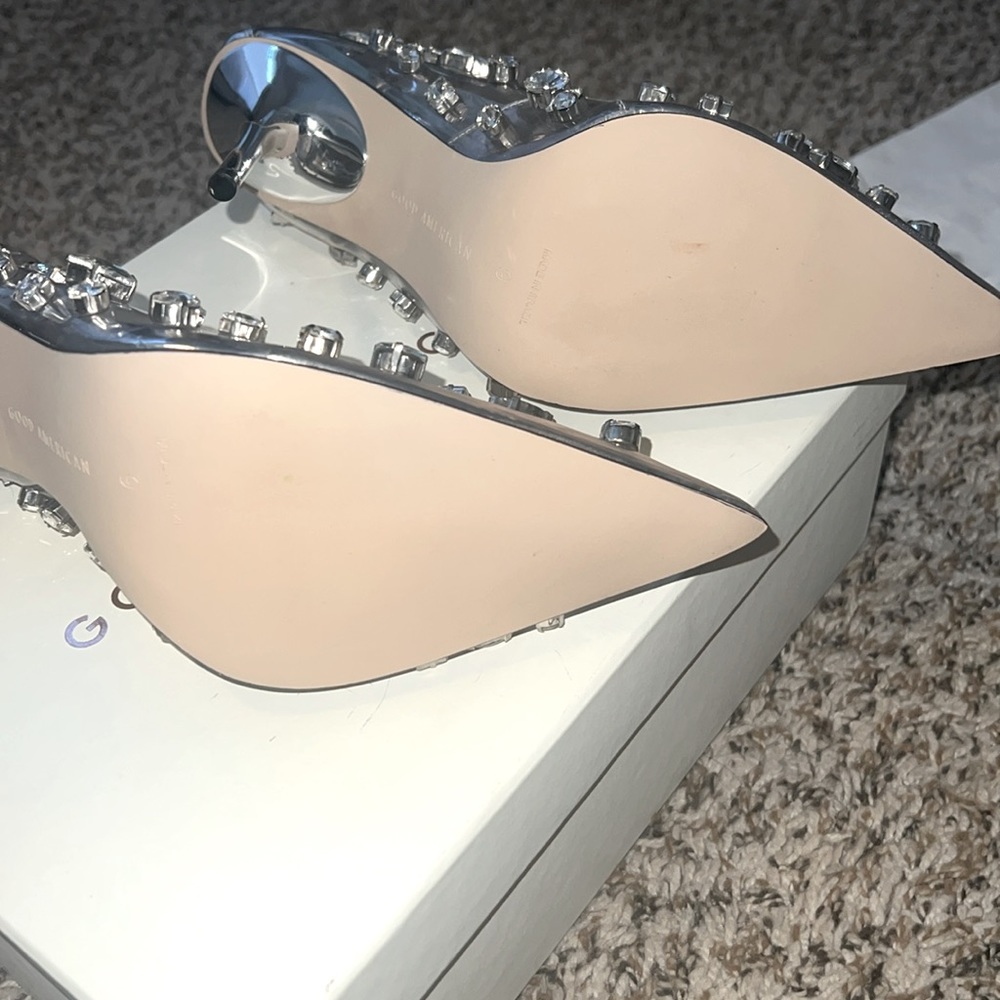 These Good American heels are the glitziest, glammest, hottest shoes yet. - Picture 8 of 10